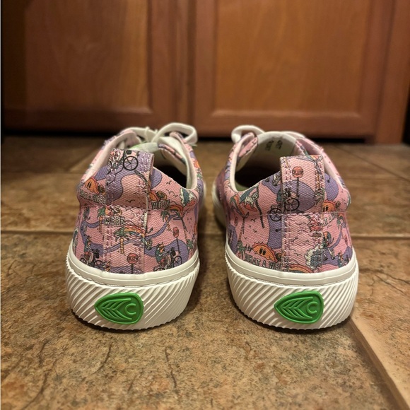 NWT Cariuma x Crooked Media Lovett or Leave it Pink Canvas shoes sz 8.5 - Picture 3 of 8